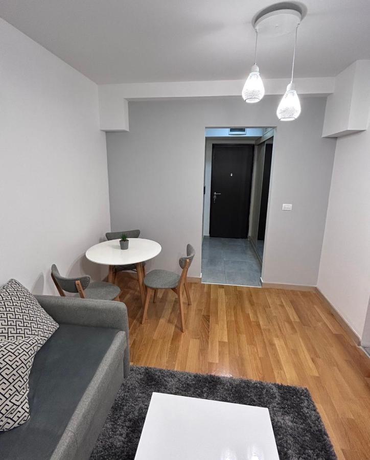 Apartments Empire - Adora Flatiron Skopje Luaran gambar